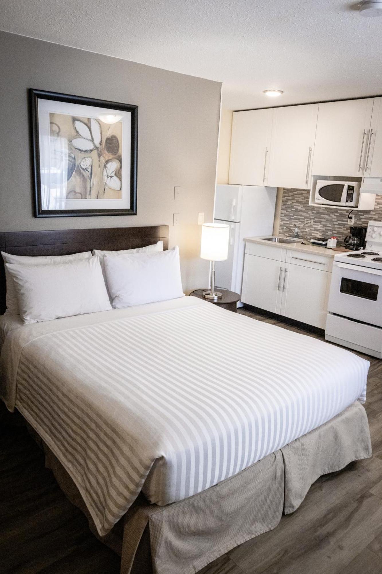 Siesta Suites 킬로나 외부 사진